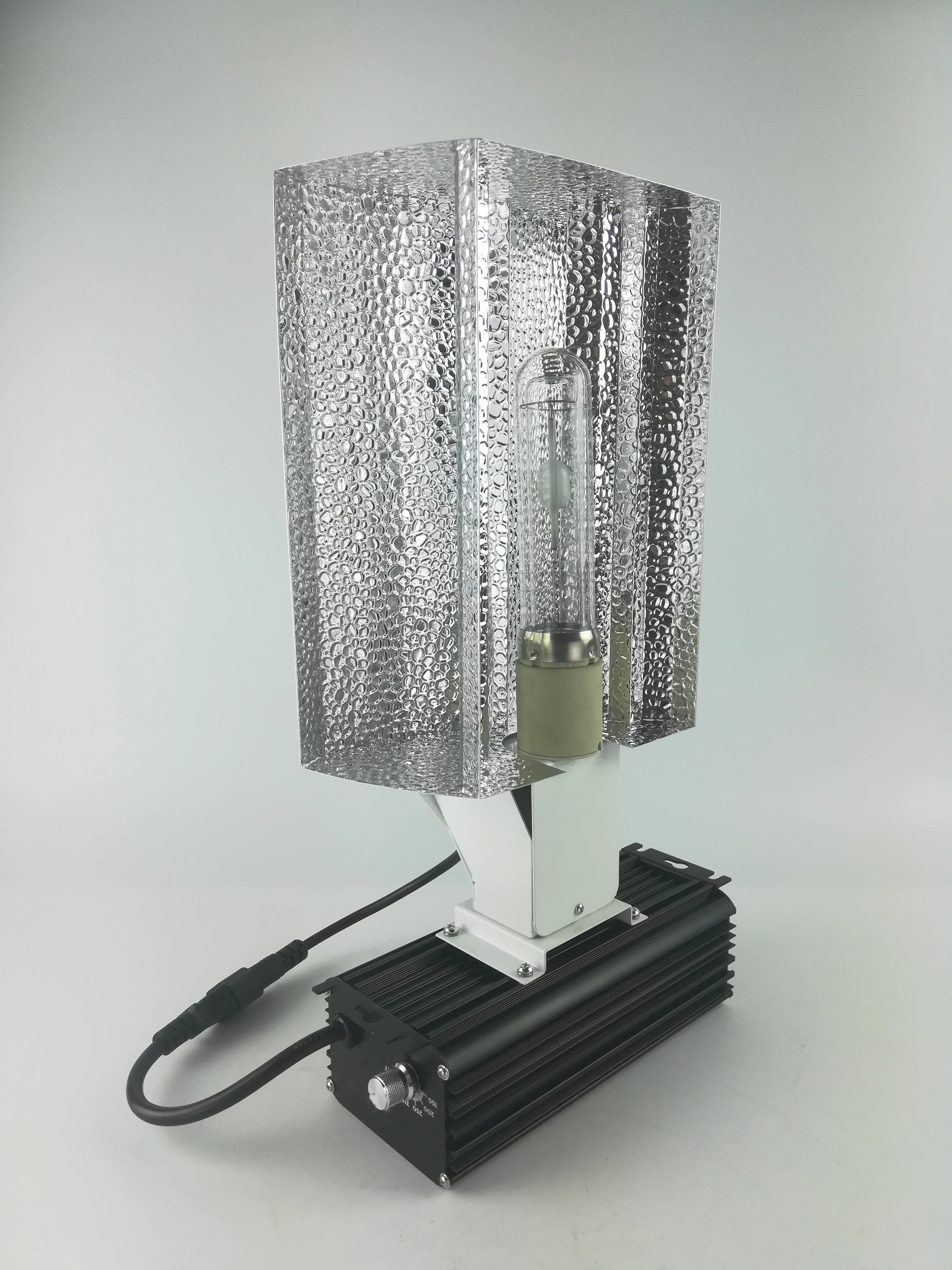 Indoor Planting  High Performance 315W CMH Grow Light Fixture With PGZ18 Socket Used In Hydroponics  240V