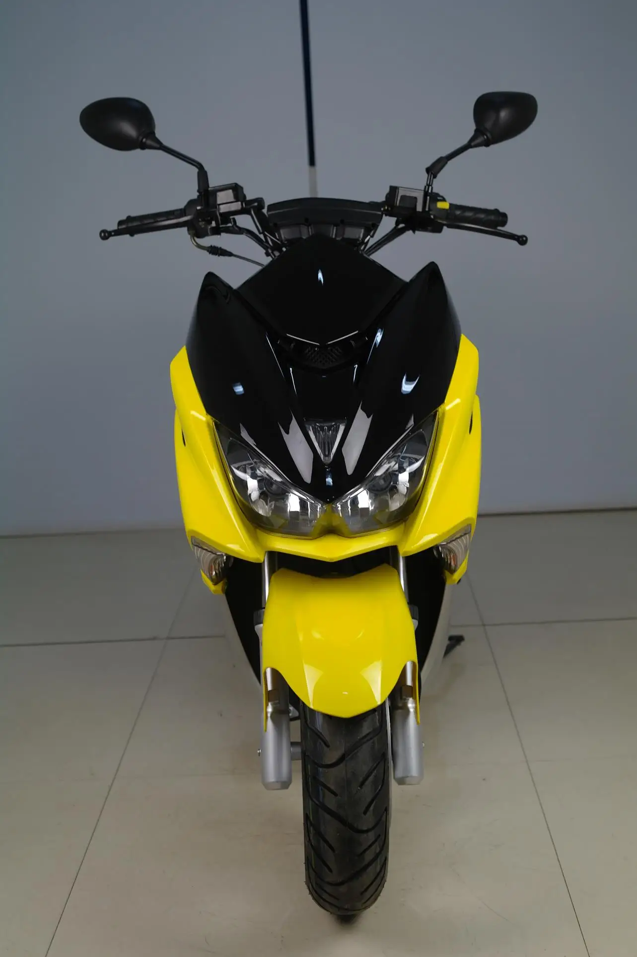 2022 new customized 180cc 125ccc150cc 4 stork gas powered cafe racer motorcycles scooters for adult trike