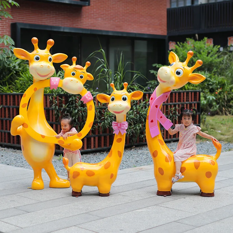 Cartoon Giraffe Frp Sculpture Outdoor Garden Landscape Shopping Mall Community Attractions Photo Sculpture Decoration