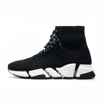 Мужские кроссовки на шнуровке