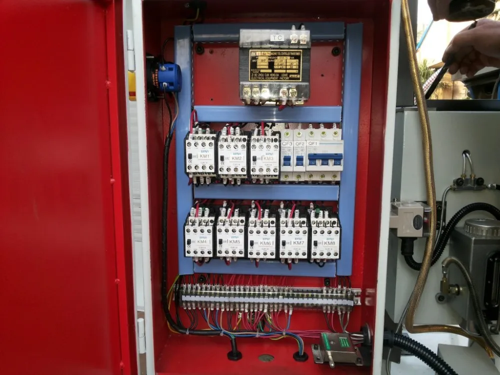 Вертикальный и горизонтальный ручной фрезерный станок X6325W