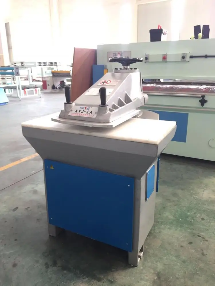 hydraulic swing arm leather cutting machine