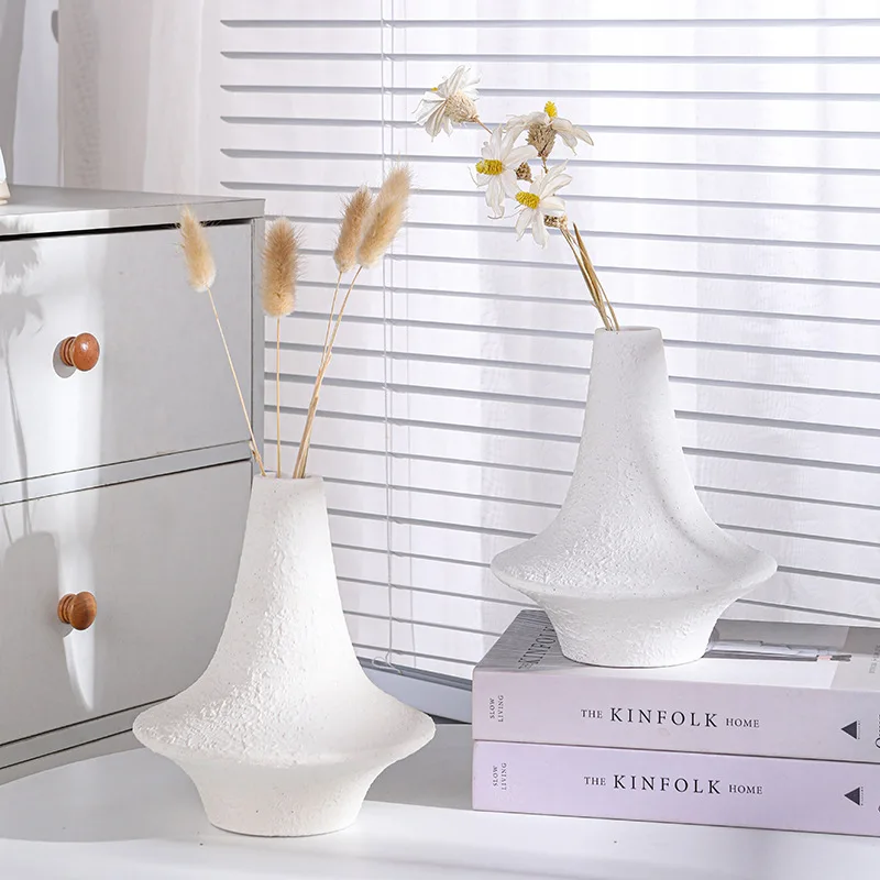 High Quality Modern Nordic Irregular Shape Aesthetic Vase White Matte Ceramic Home Decor Flower Vase