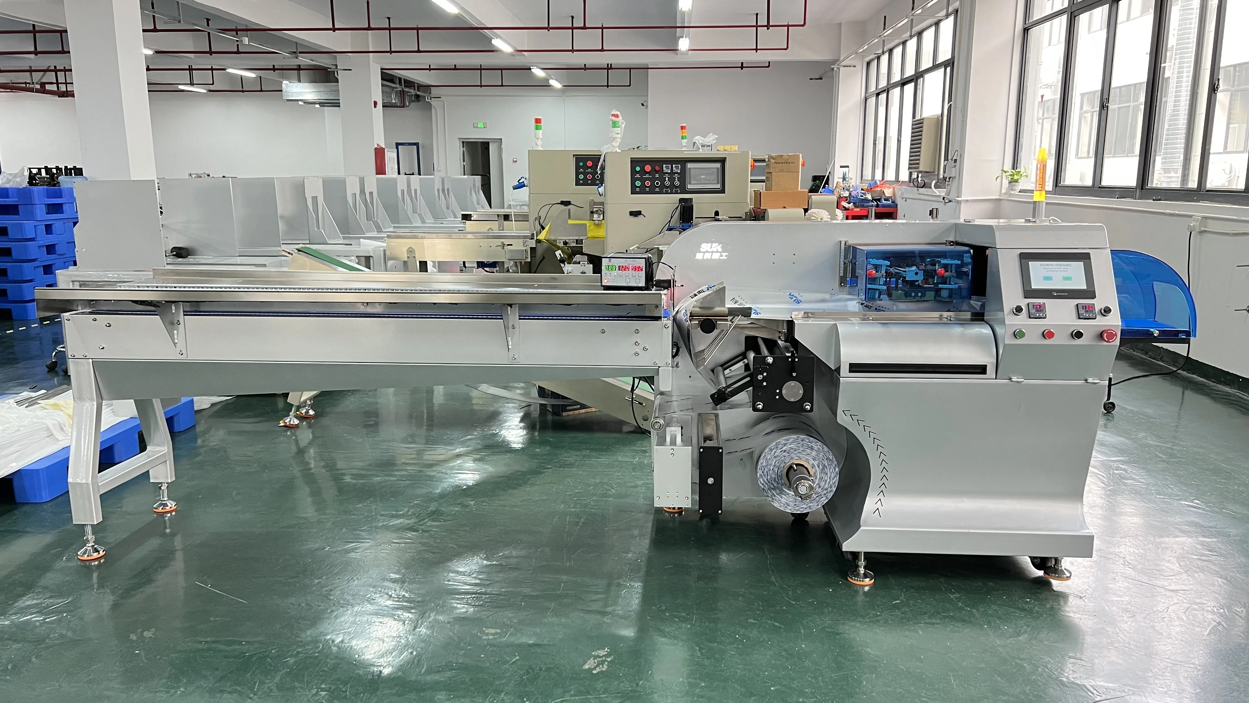Automatic Pillow Type Cotton Swab Gauze Wet Tissue Flow Packing Machine