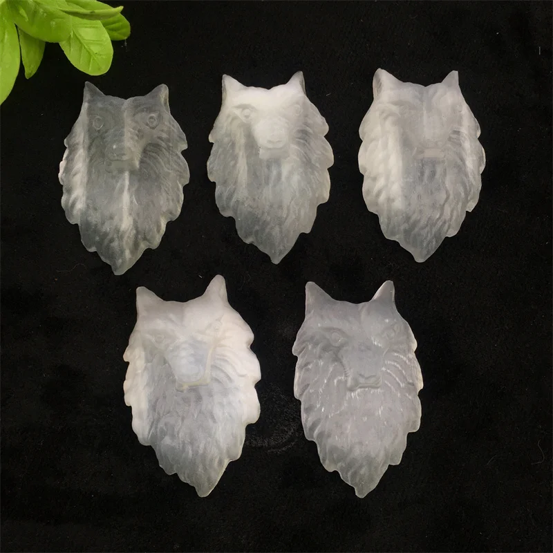 Wholesale Natural White Crafts Selenite Wolf Head Crystal Wolf Head Carving
