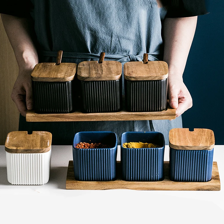 Luxury Square 250ml 8oz Black White 2 3 Pieces Sugar pepper salt Spices Ceramic Seasoning Jar Set with Wooden Lid Spoon Tray