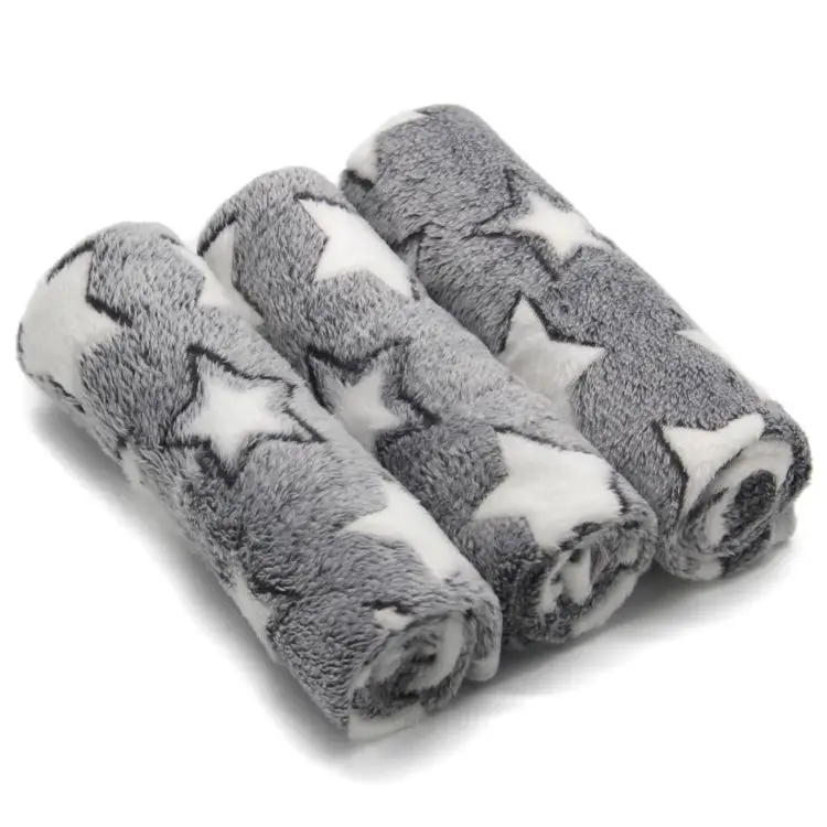 Customize Warm Sleep Puppy Blankets Mat Cute Bones stars Love Print Fluffy Fleece pet Flannel Throw Dog Blankets for Dogs Cats