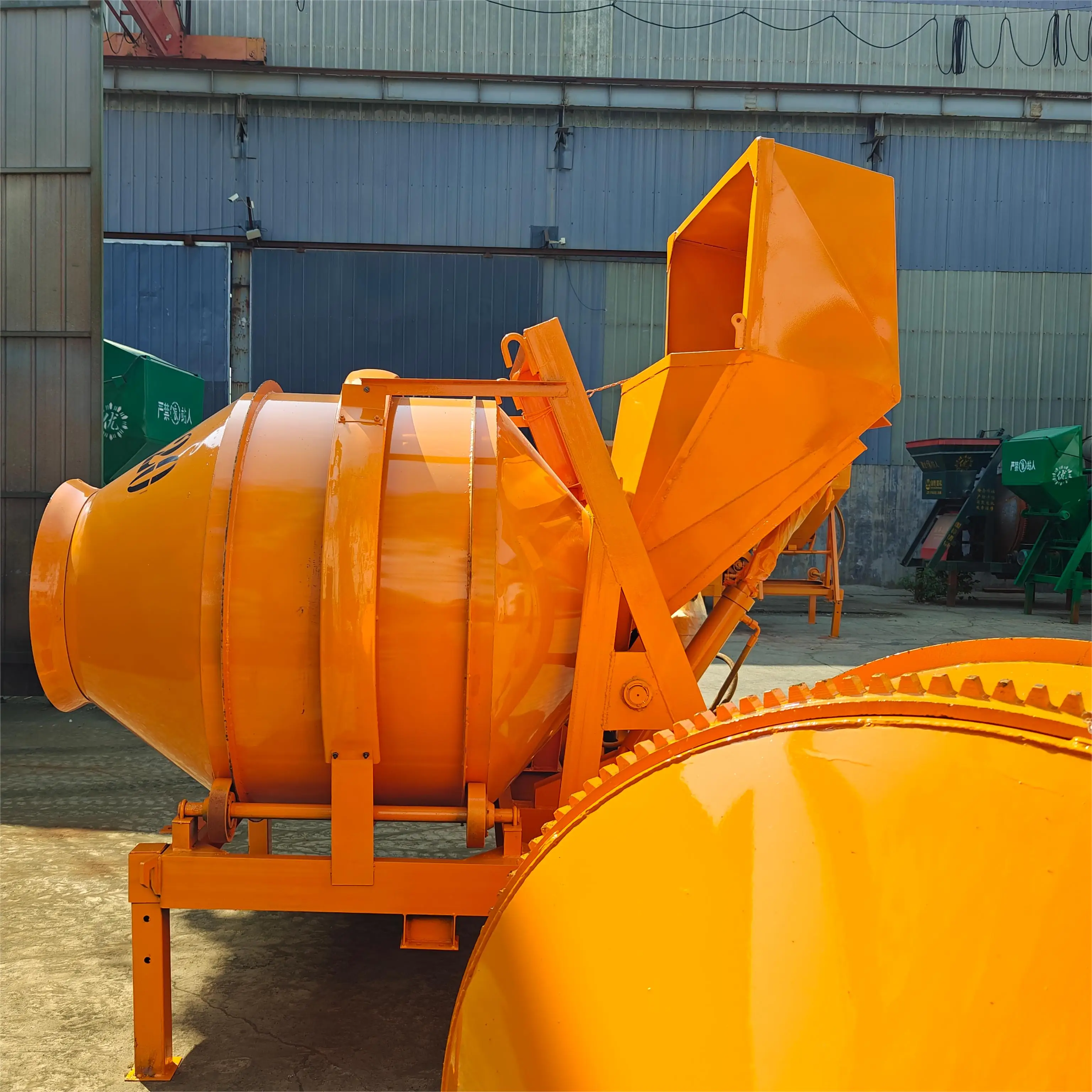 Cement Mixer With Lift Hopper Drum Roller  Cement Concrete Mixer With Self Loading Drum