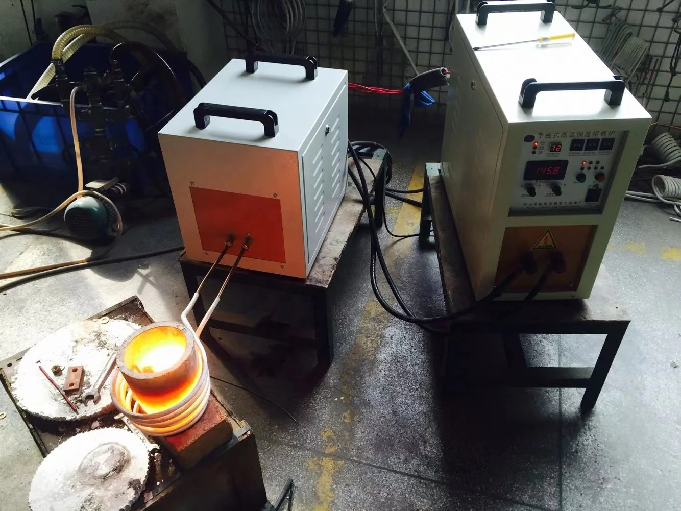 Small induction furnaces for the melting of gold silver copper and platinum metals