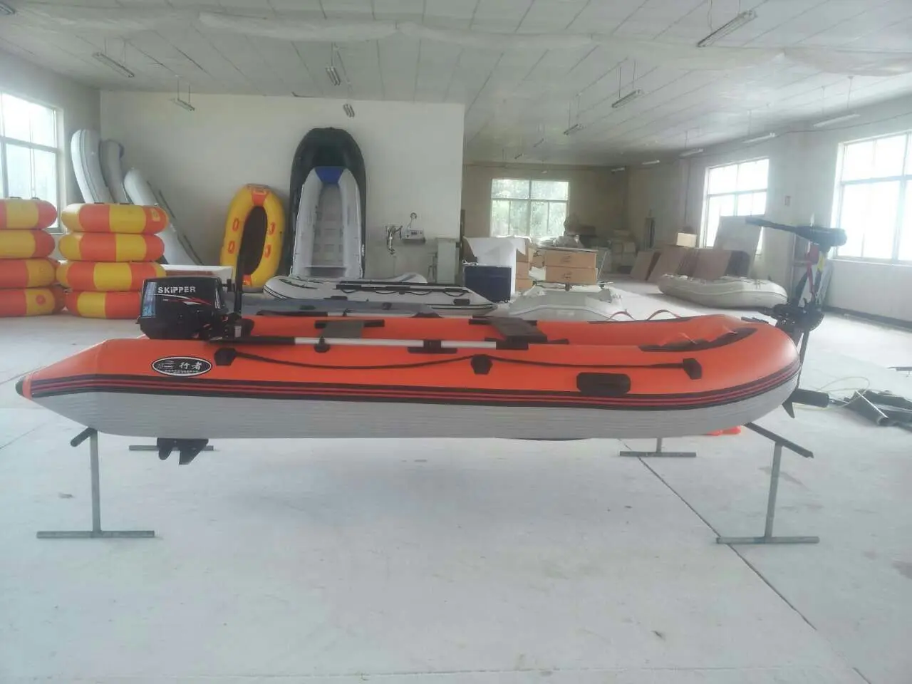 inflatable boat with aluminum floor 0.9mm PVC air tube fishing rubber boat for sale