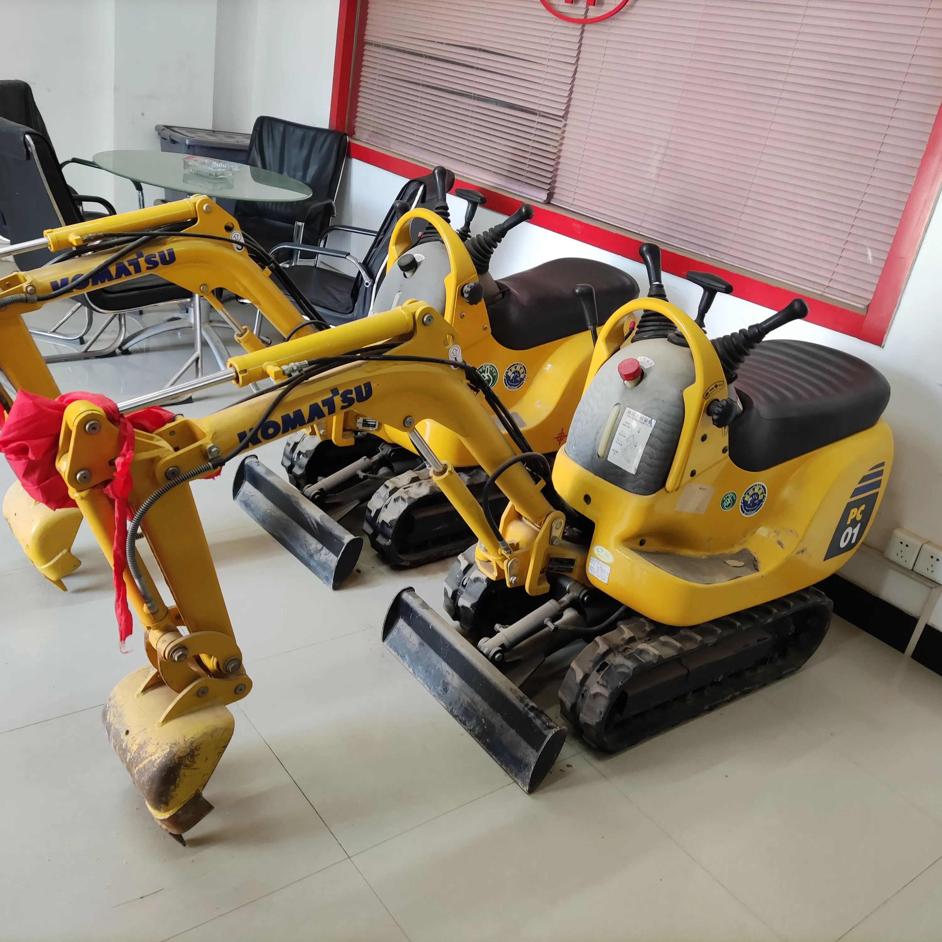 Мини-экскаватор pc01 б/у мини-экскаватор komatsu PC01 в отличном состоянии 99%