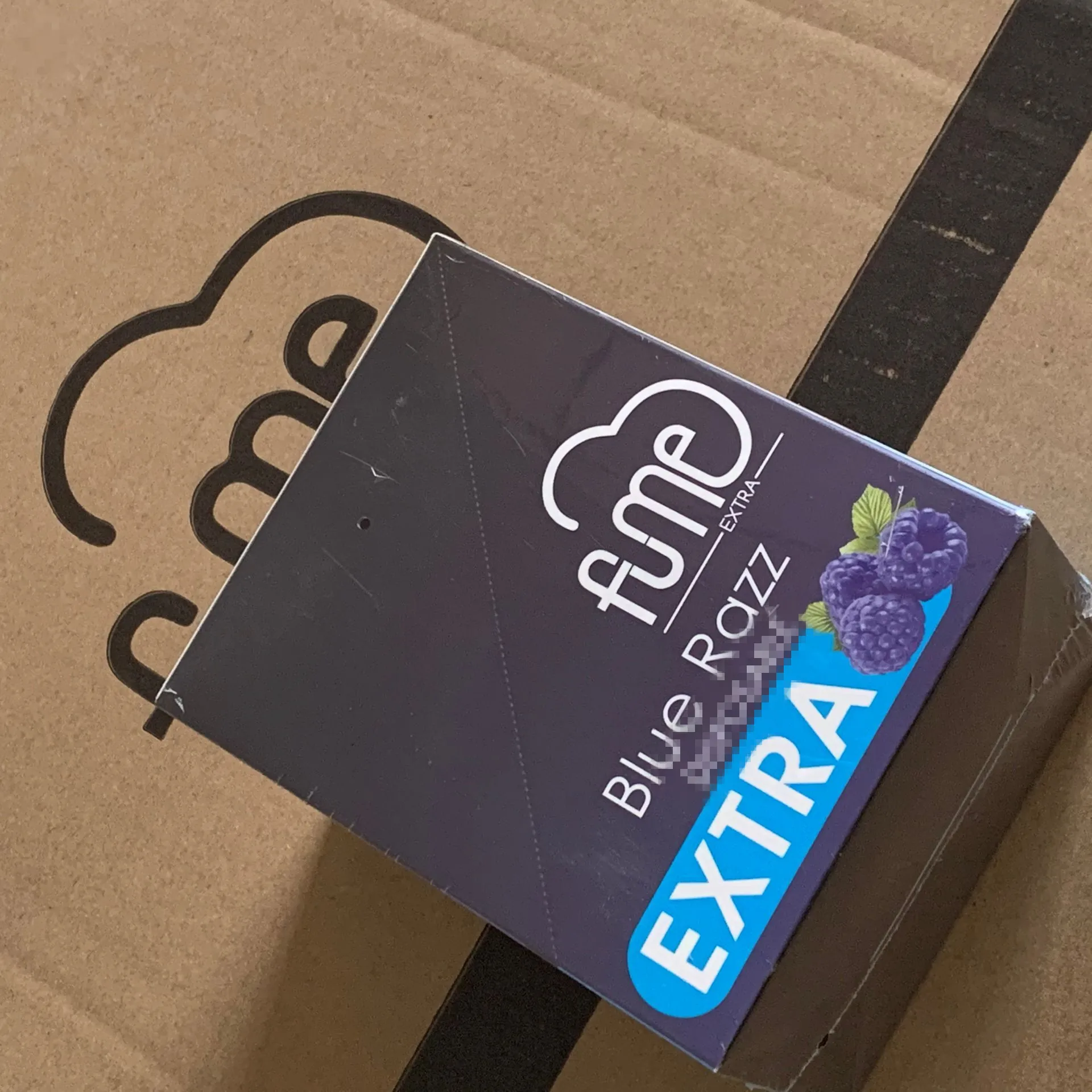 2021 Latest Hot selling fume extra Fume Ultra   Digital Battery with the packaging