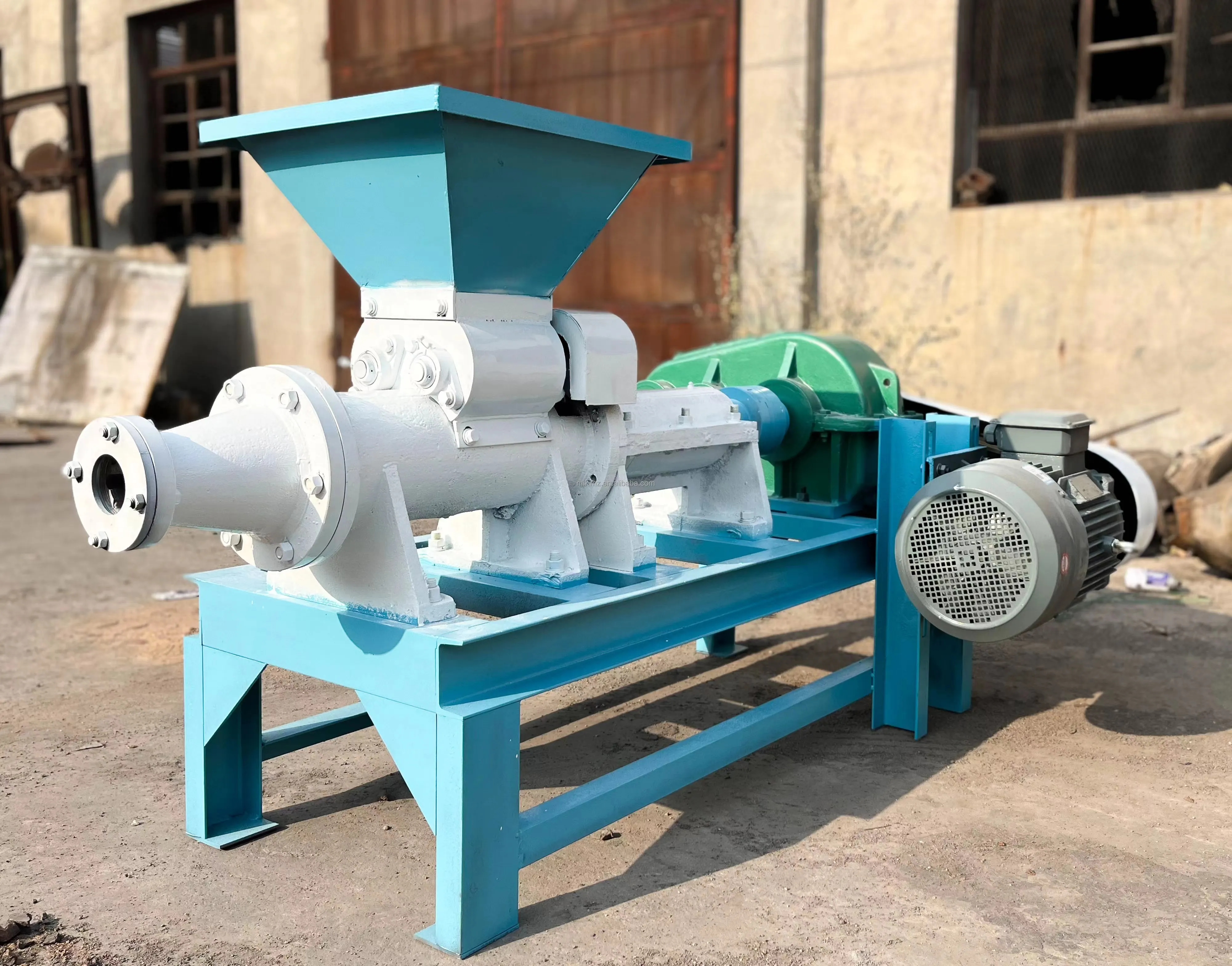 NEW Type Charcoal Briquette Making Machine Coal Dust Briquette Extruding Machine for BBQ Shisha