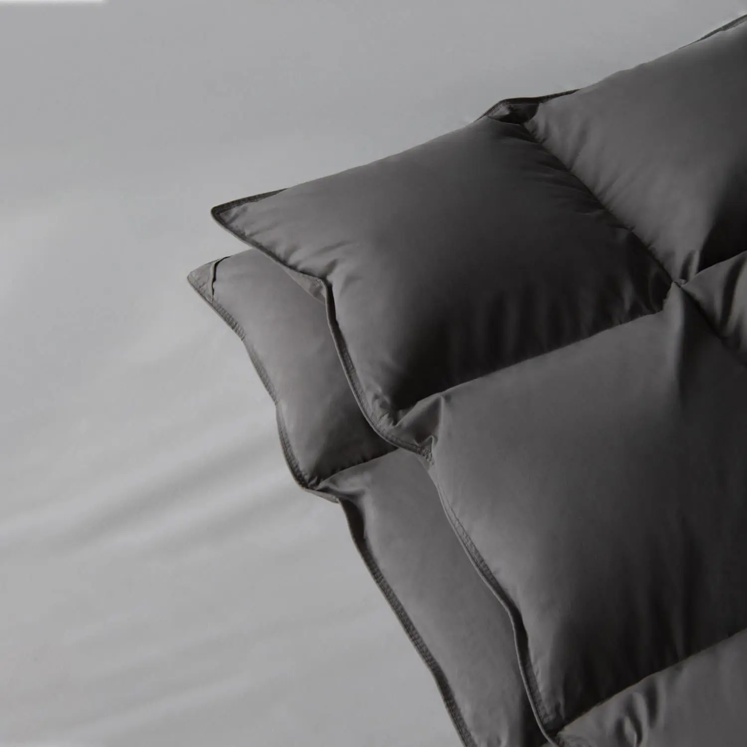 Luxurious 100%cotton White Goose Down Fiber Comforter Fluffy&Lightweight Down Duvet Insert Soft Bed Comforter with Tabs&Loops