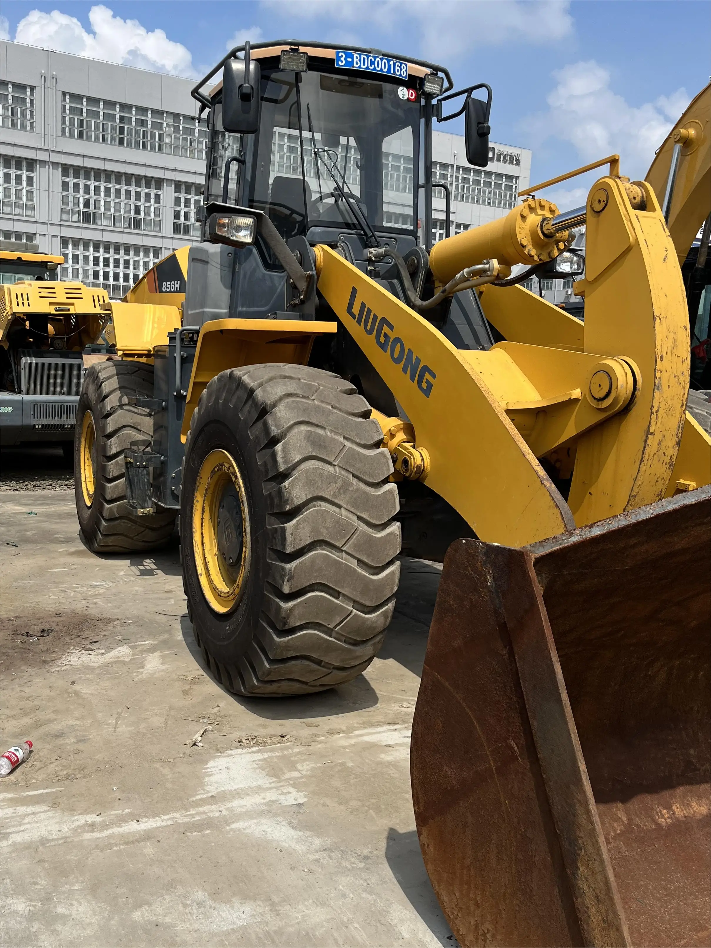 Самые продаваемые Оригинальные Подержанные погрузчики: погрузчики Liugong 856 856H Carter 966h и 950h.