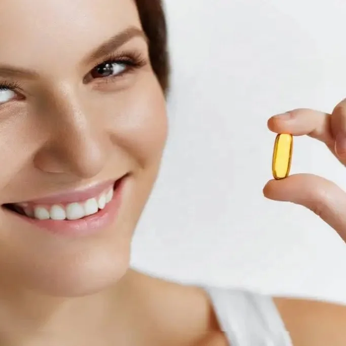 Factory direct WHITENING Vitamin Collagen softgel capsules Lightens and Evens skin tone softgel
