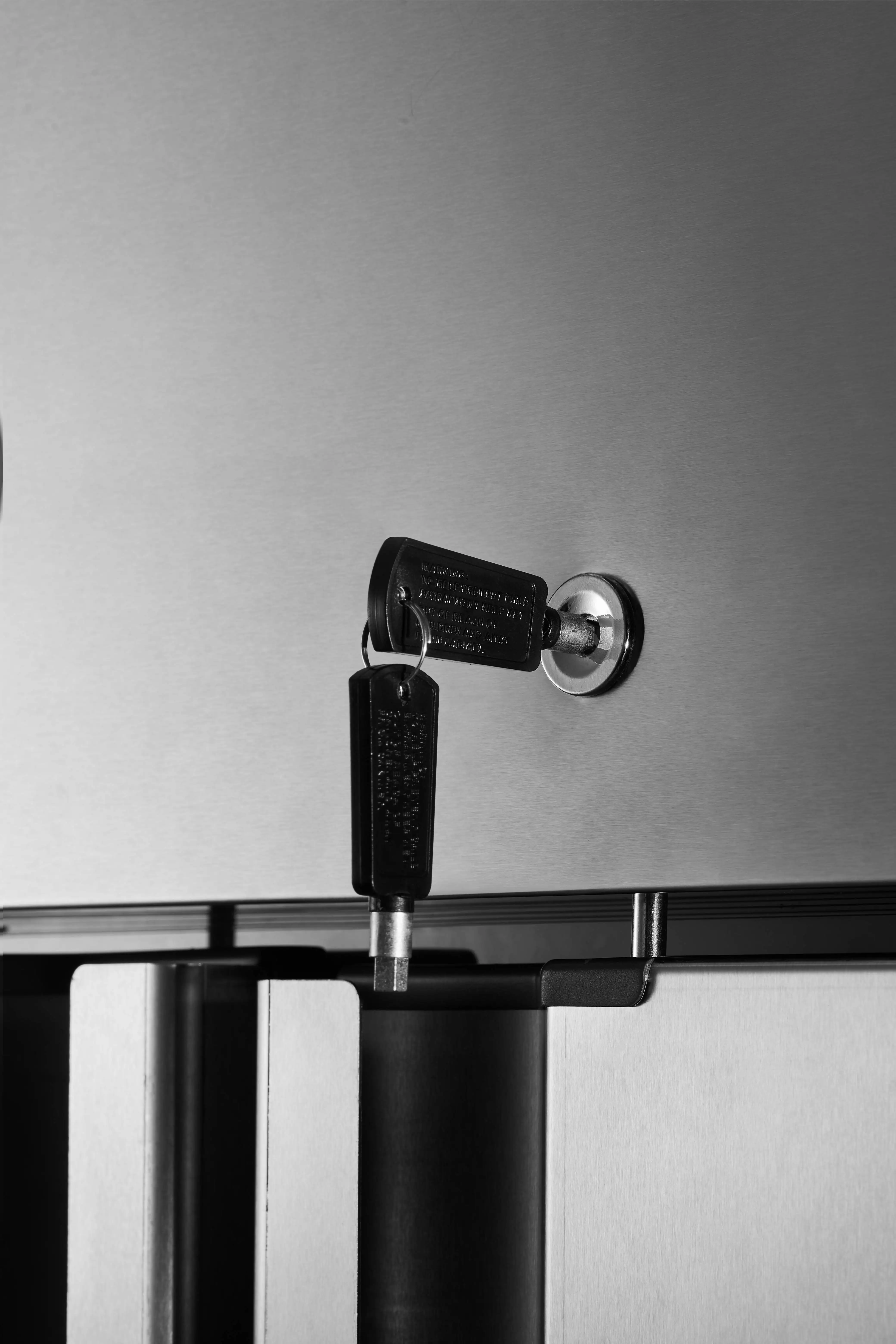 2-door upright vertical refrigerator/freezer commercial refrigerator for kitchen