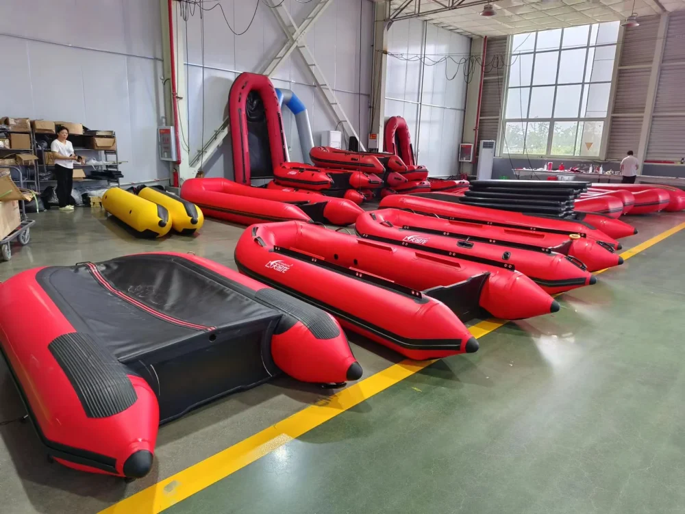 Factory Selling 9.5ft 4Person PVC Whitewater Inflatable River Rafting Boat