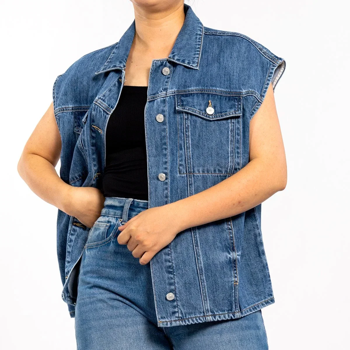 Custom Fashion Casual Dark Blue Denim Sleeveless Vest Jacket for Women With Pockets Ladies Denim Jacket