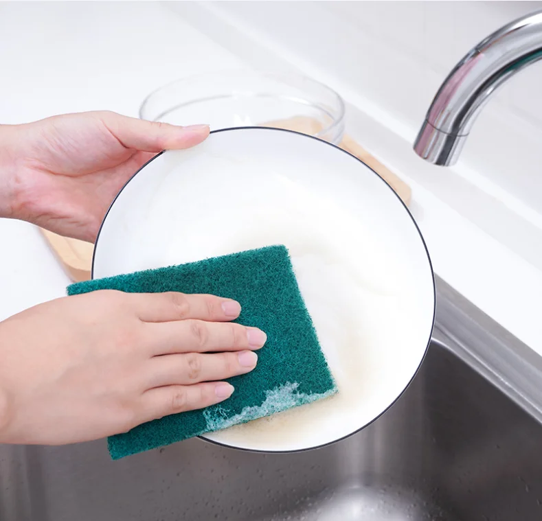 Multifunctional cleaning sponge  sponge scouring pads sustainable  wholesale cleaning products oem scouring pad in ro