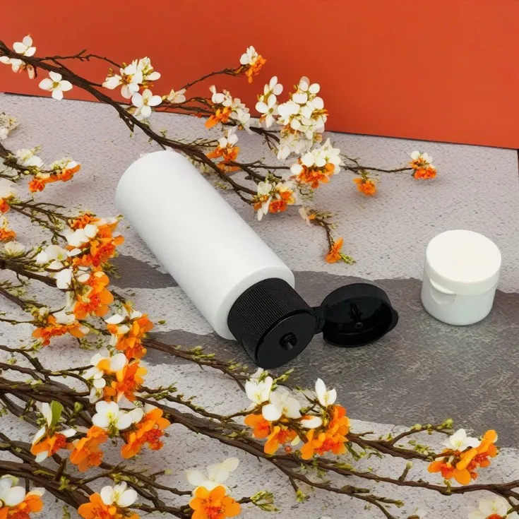 60ml Empty PE Shamppoo Bottle White Lotion Plastic Bottle For Skincare Plastic Bottle With Pump or Cap