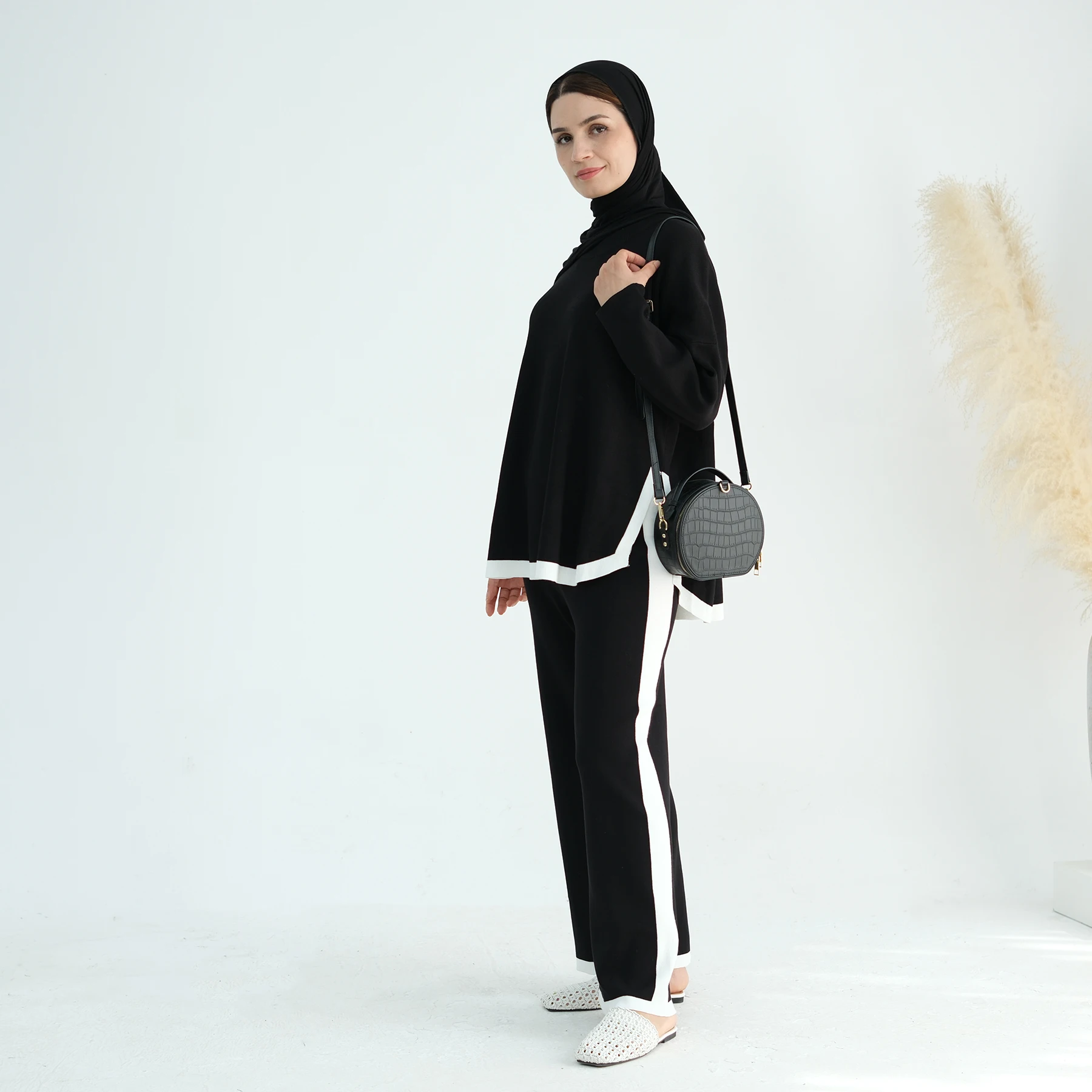 2025 Middle East Muslim Fashion Women Winter Clothes Sweater and Pants Set Loose Knitted Fall Winter 2 piece set