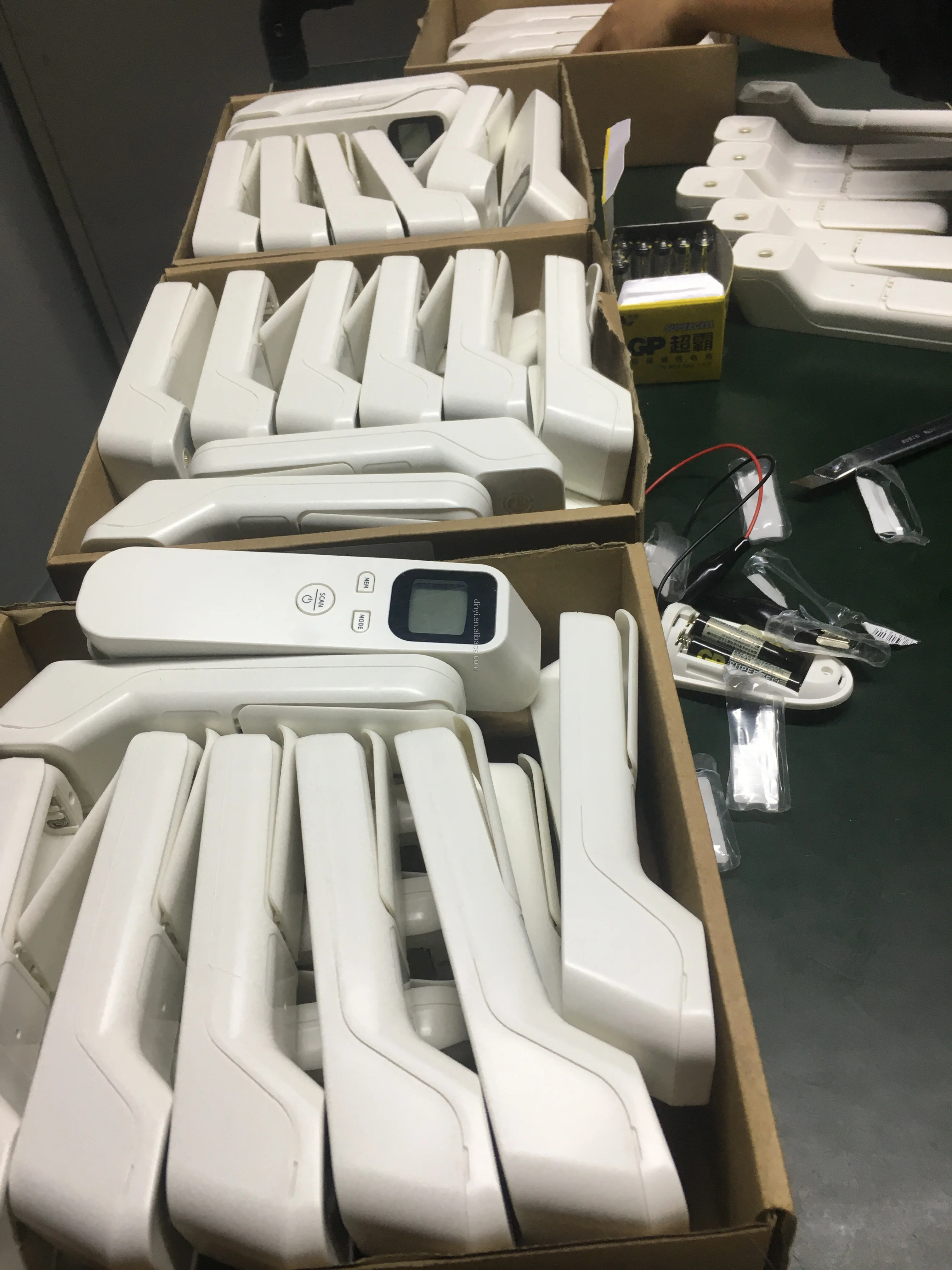 
Digital forehead and ear thermometer 