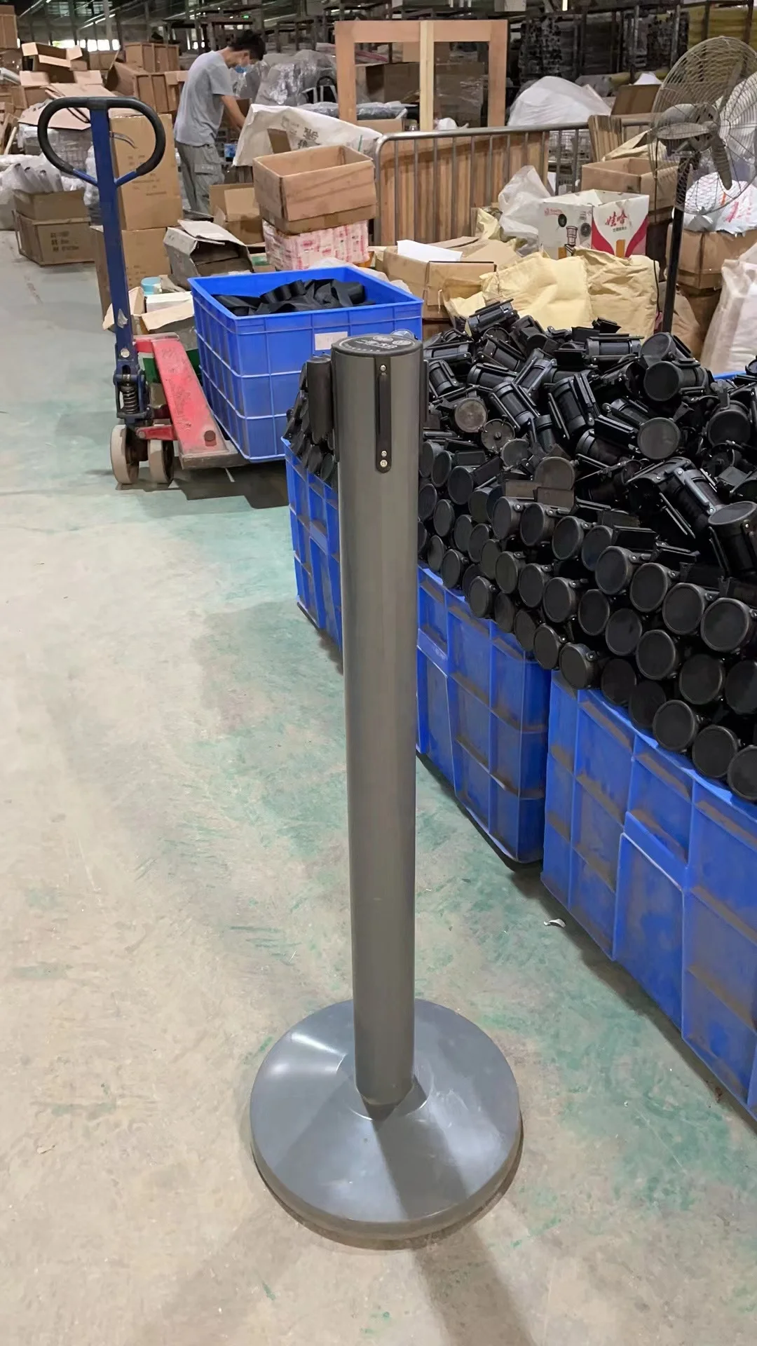 Wholesale stainless steel queue management retractable belt barrier airport queue stand barrier