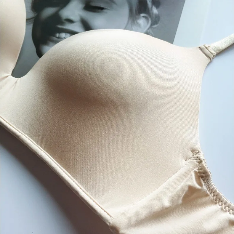 Japanese lightweight underwear without underwire women smooth simple traceless comfortable bra cover large chest