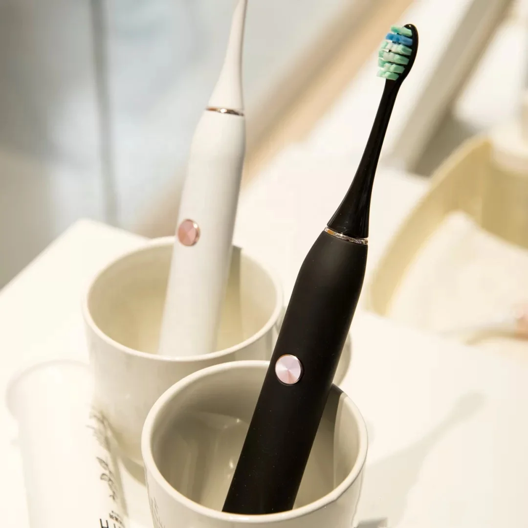 Ultrasonic Trendy 2022 new Private Label Wireless charging Electric Toothbrushes for adult Pure Black