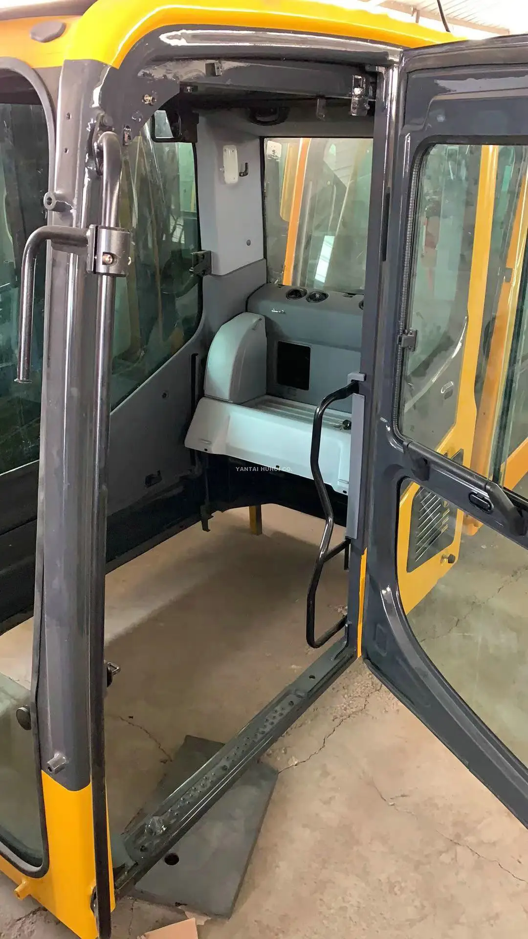 Excavator Cab Assembly PC600LC-8 Excavator Parts Cabin PC650LC-8