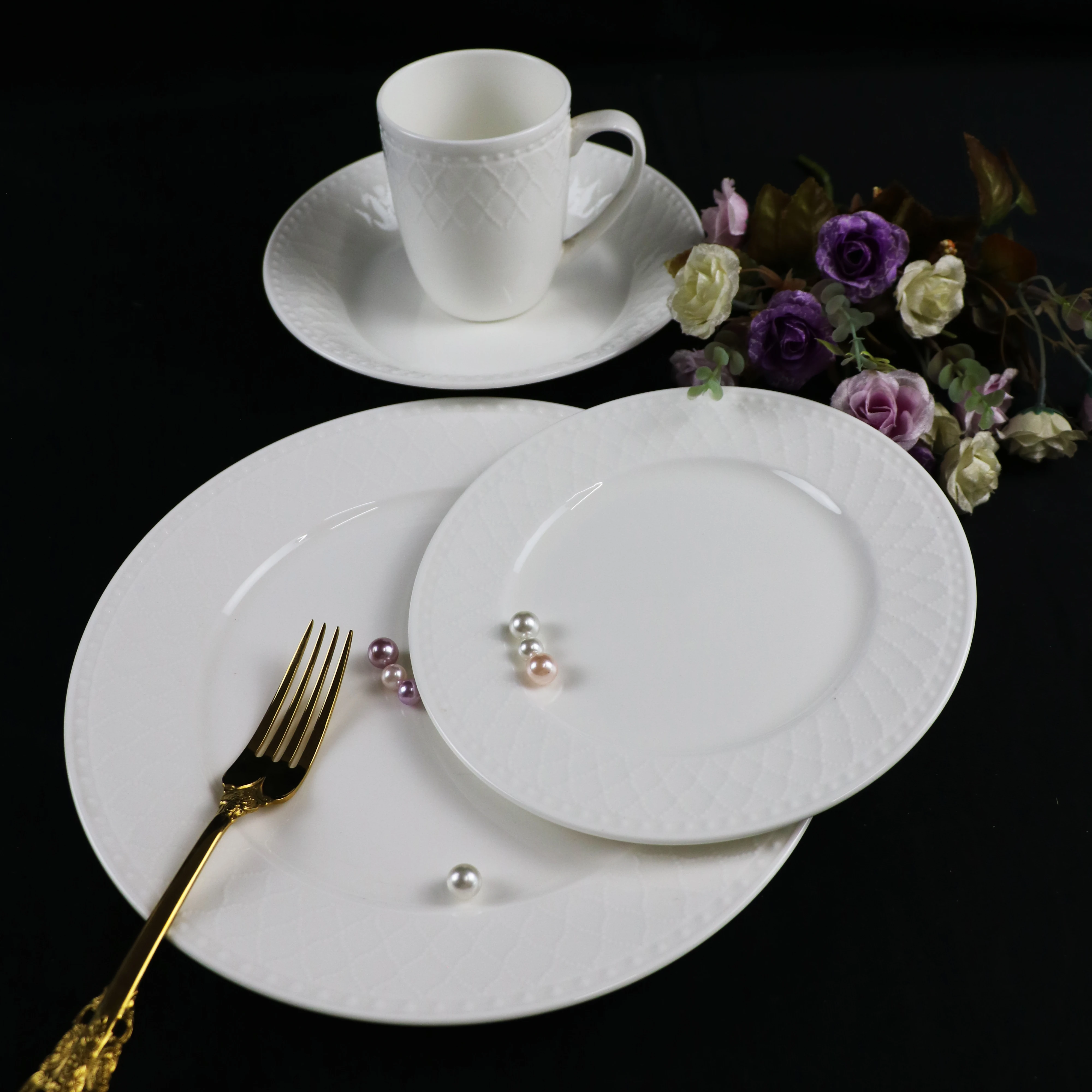 24 pcs hot selling wholesale cheap price bone china tableware set OEM&ODM emboss shape dining plates with bowl dinner set