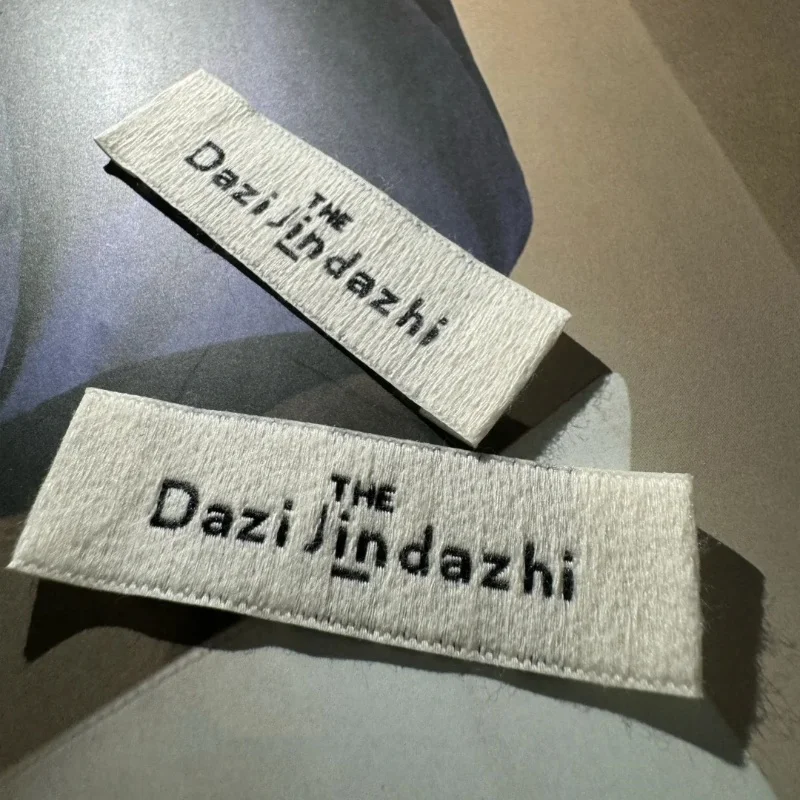 Customized Private Design Woven Damask Logo Tag Wholesale Woven Label Size of Clothes Fashion