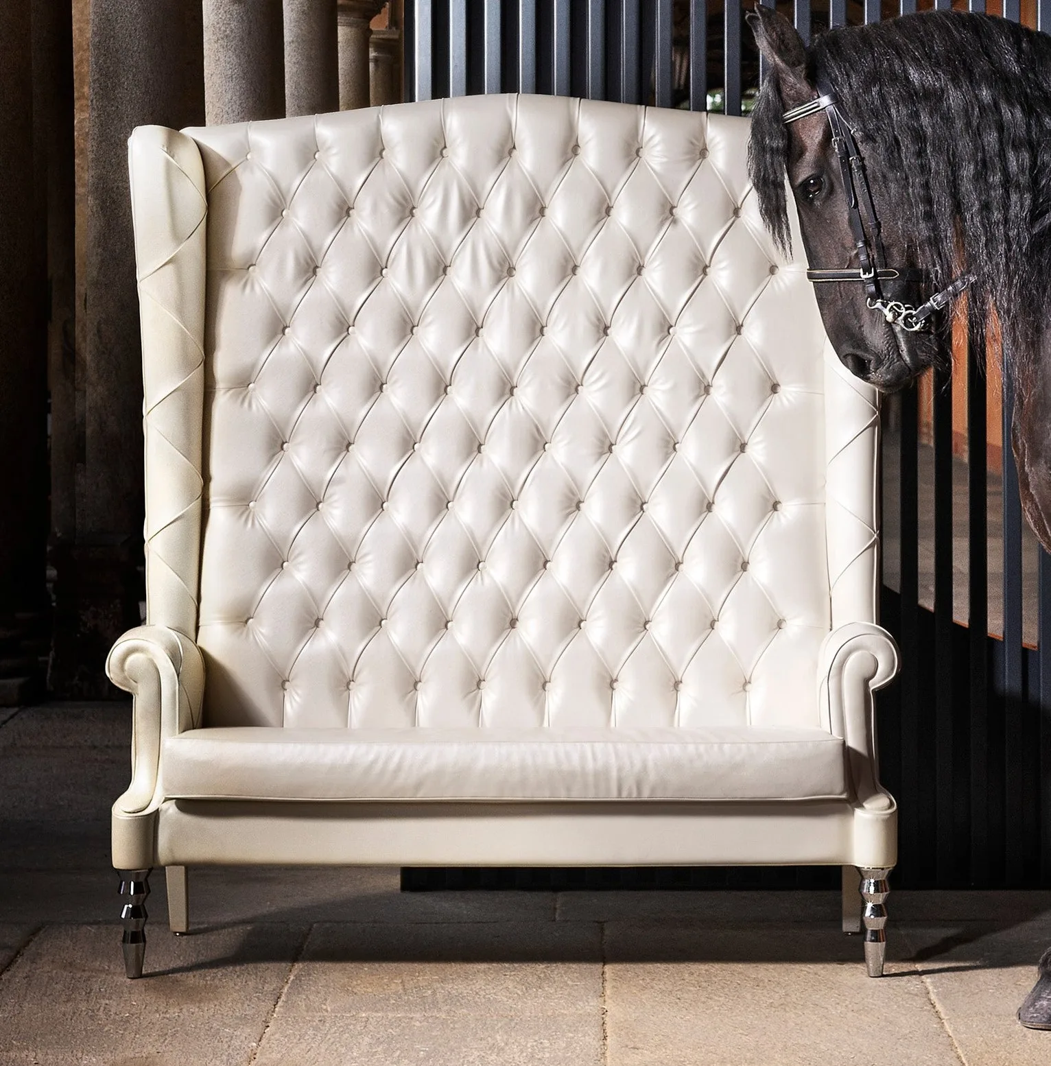 Light luxury vintage living room furniture high back button tufted lobby fabric chesterfield armchair