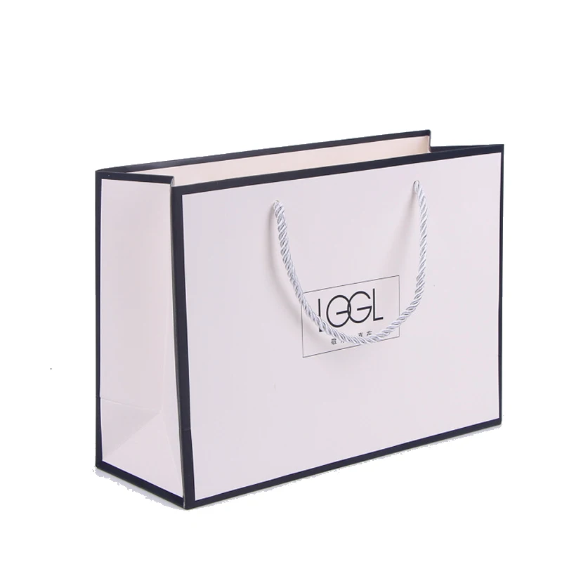 Hot Style White Foil Lined Paper Bag in Vietnam Gift Bags Paper Bag Packaging