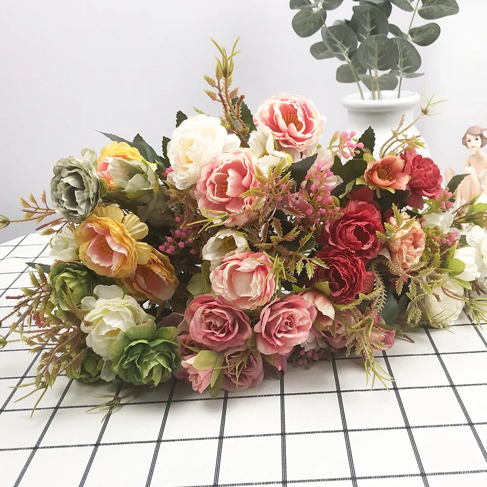 High Quality Handmade Artificial Simulated Mini Flower Bouquet Silk Small Flower Bouquet For Home Dinning Room Decor