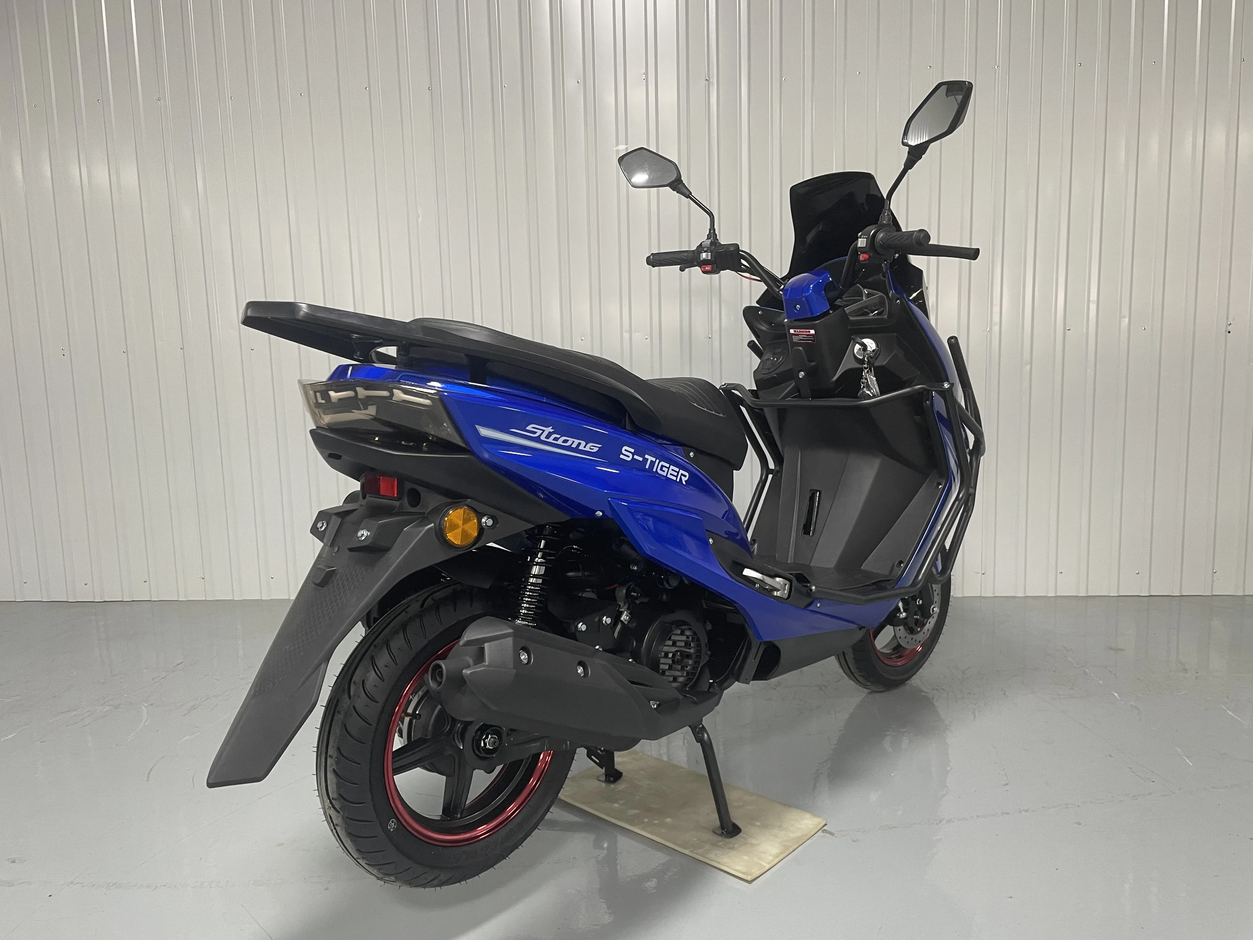 125cc/150cc good selling gasoline scooter with best price,CKD packing