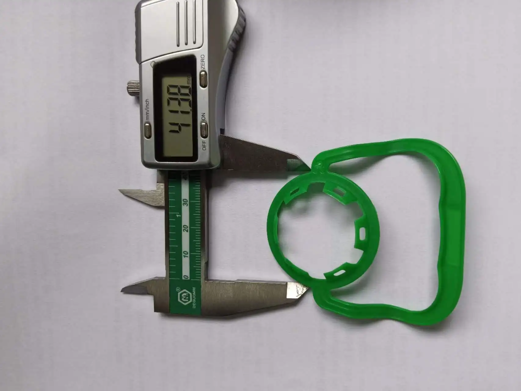 Factory price 1L 2L 2.5L 5L  30 mm  plastic  handle