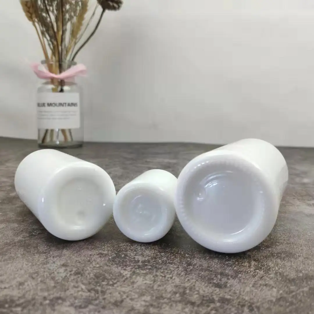Empty  15ml 30ml 50ml 100ml porcelain white glass sprayer bottle for cosmetic packaging