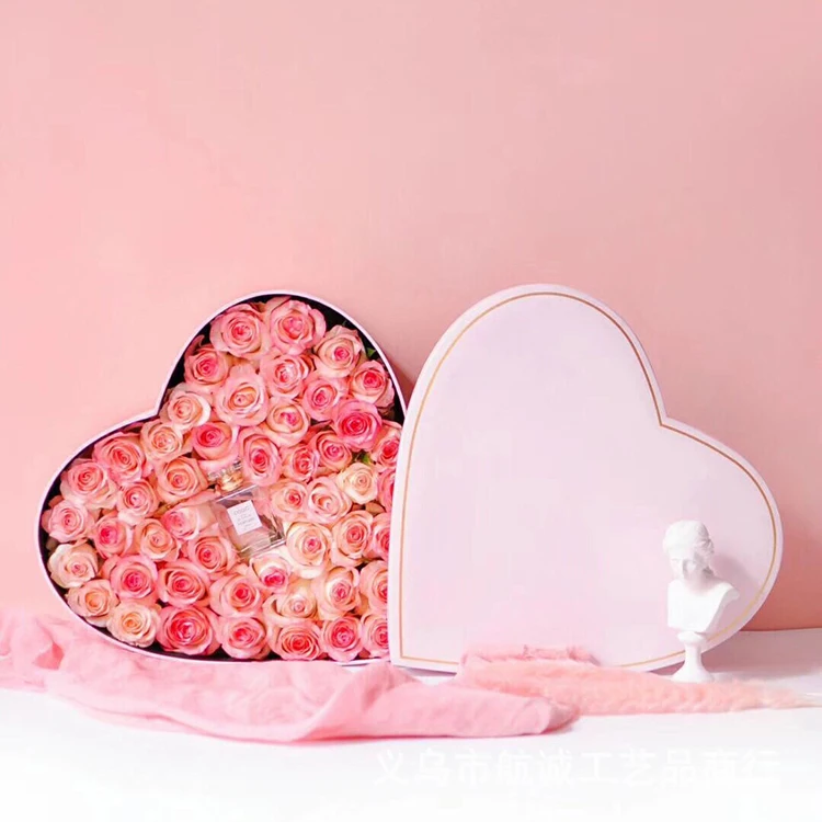 Large heart-shaped leather satin material solid color noble flower box packaging wedding proposal girl surprise gift box