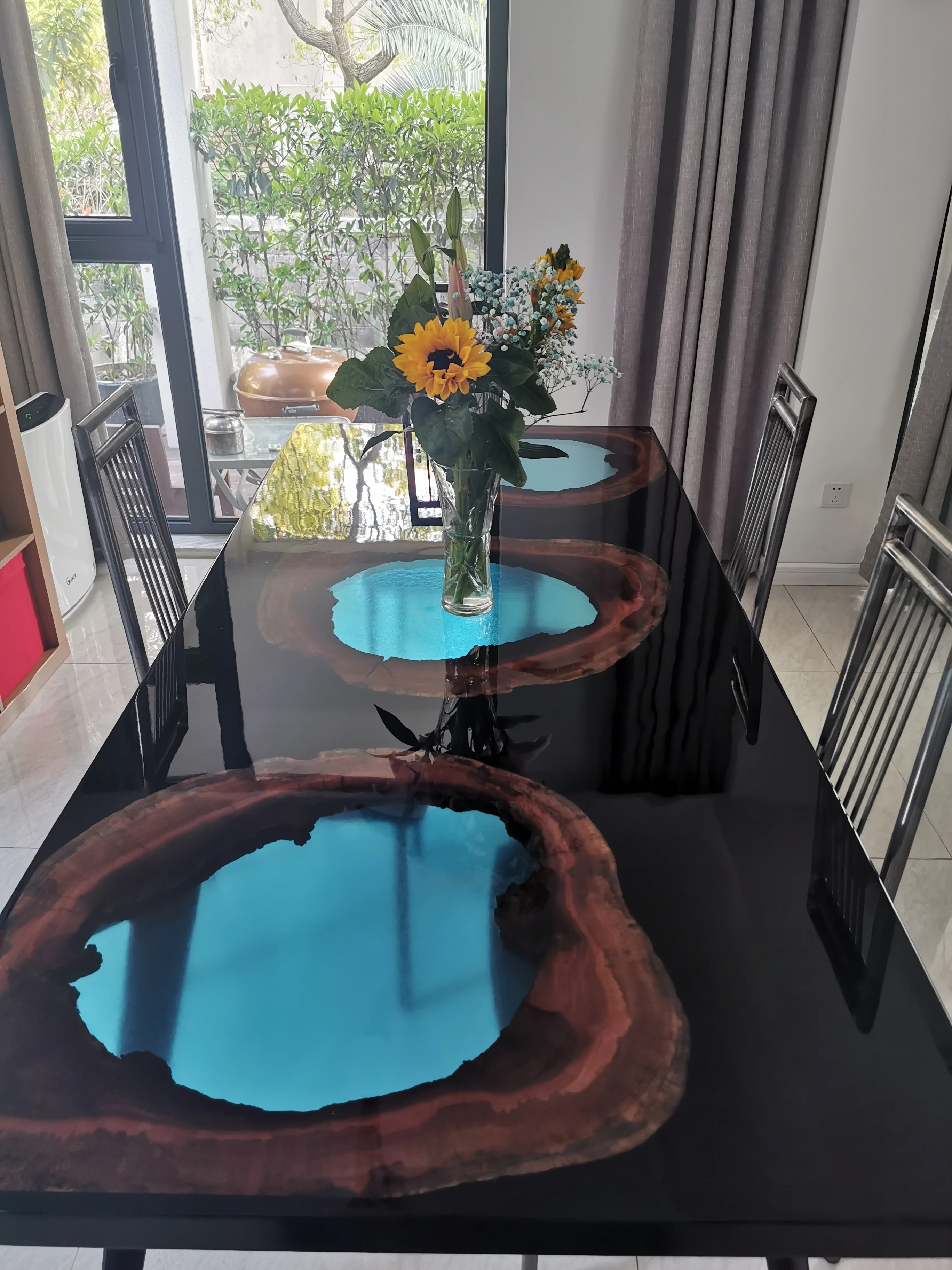 Modern Woodworking Solid Wood High End Special Design Dinner Clear Water Colorful River Epoxy Resin Table