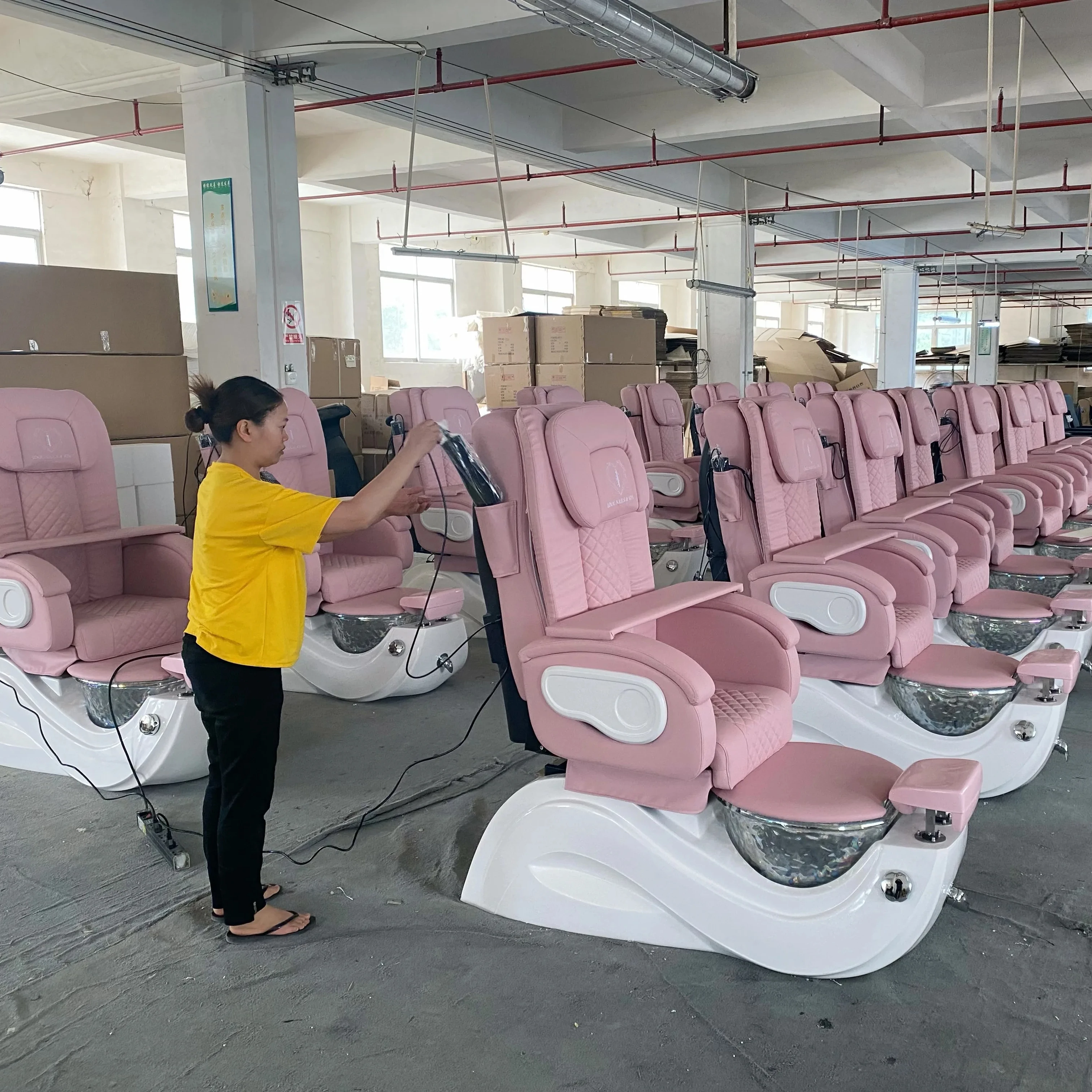 New Design Hot Sale Pipeless pink Color Luxury Pedicure Spa Chair with Back Massage for Nail Salon 2024