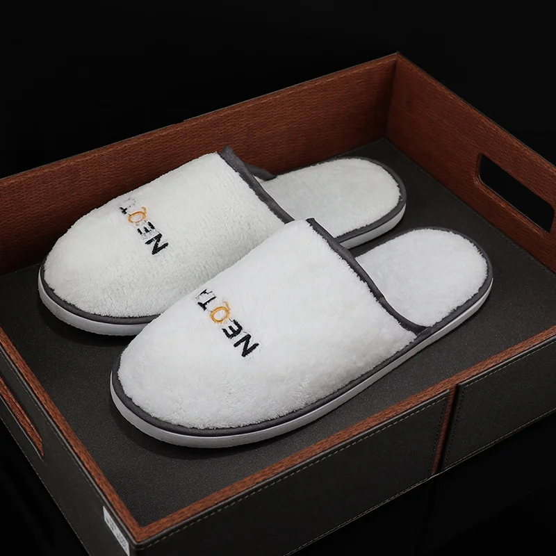 Экологически чистые роскошные спальные комнатные Шлепанцы из хлопчатобумажной ткани кораллового флиса, дешевые оптовые тапочки для спа и отелей