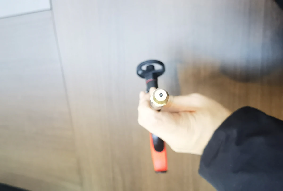 Pu sealant gun Plated Pu Spray Foam Gun Tefflon Coated OEM Accepted Stainless Steel Copper head for Installation