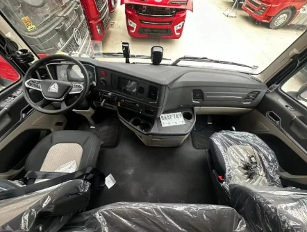 Durable Structure Sinotruk Cng 6*4 Heavy Duty  Tractor Truck