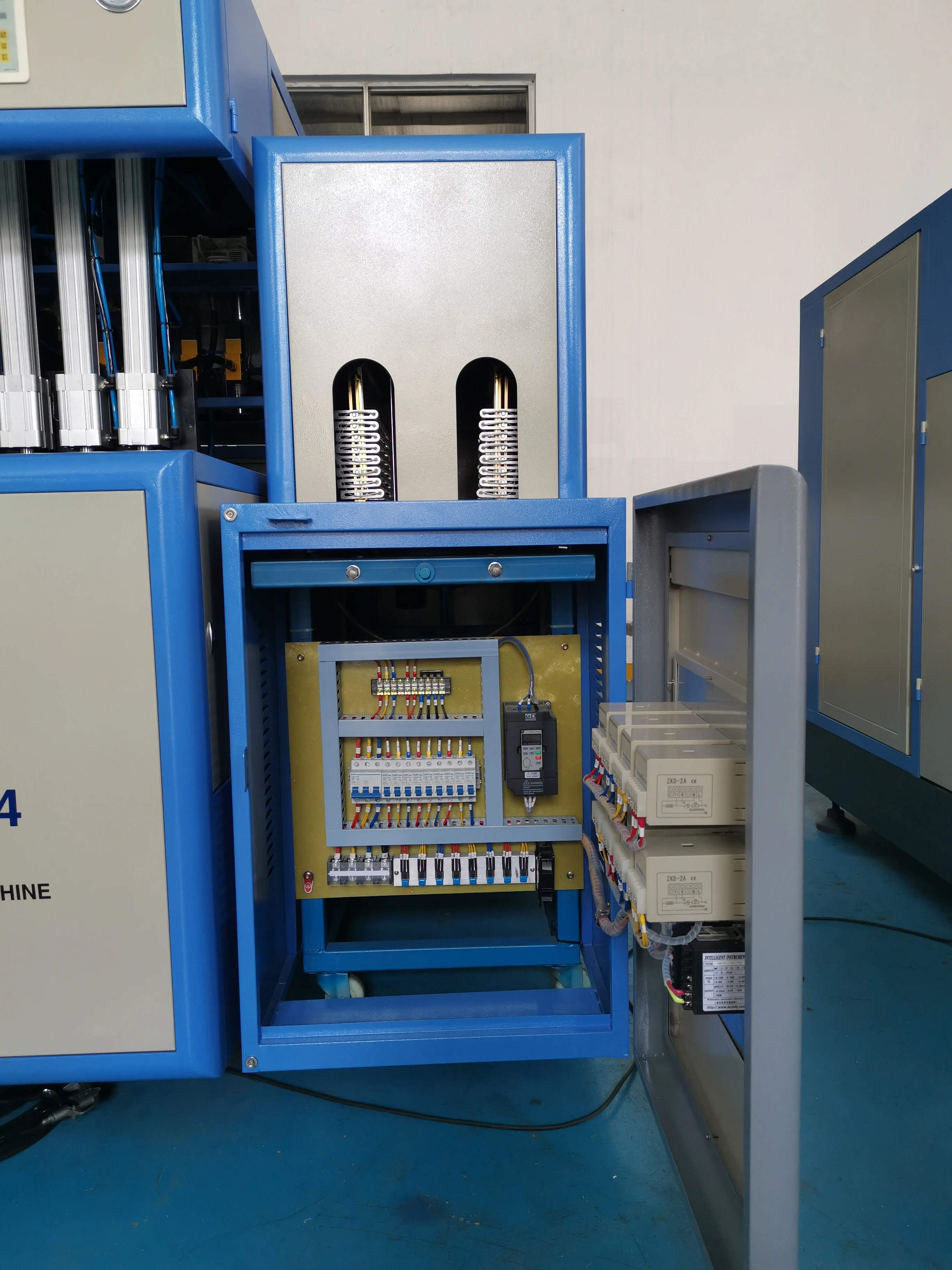 4-cavity Semi-automatic PET bottle blowing Machine