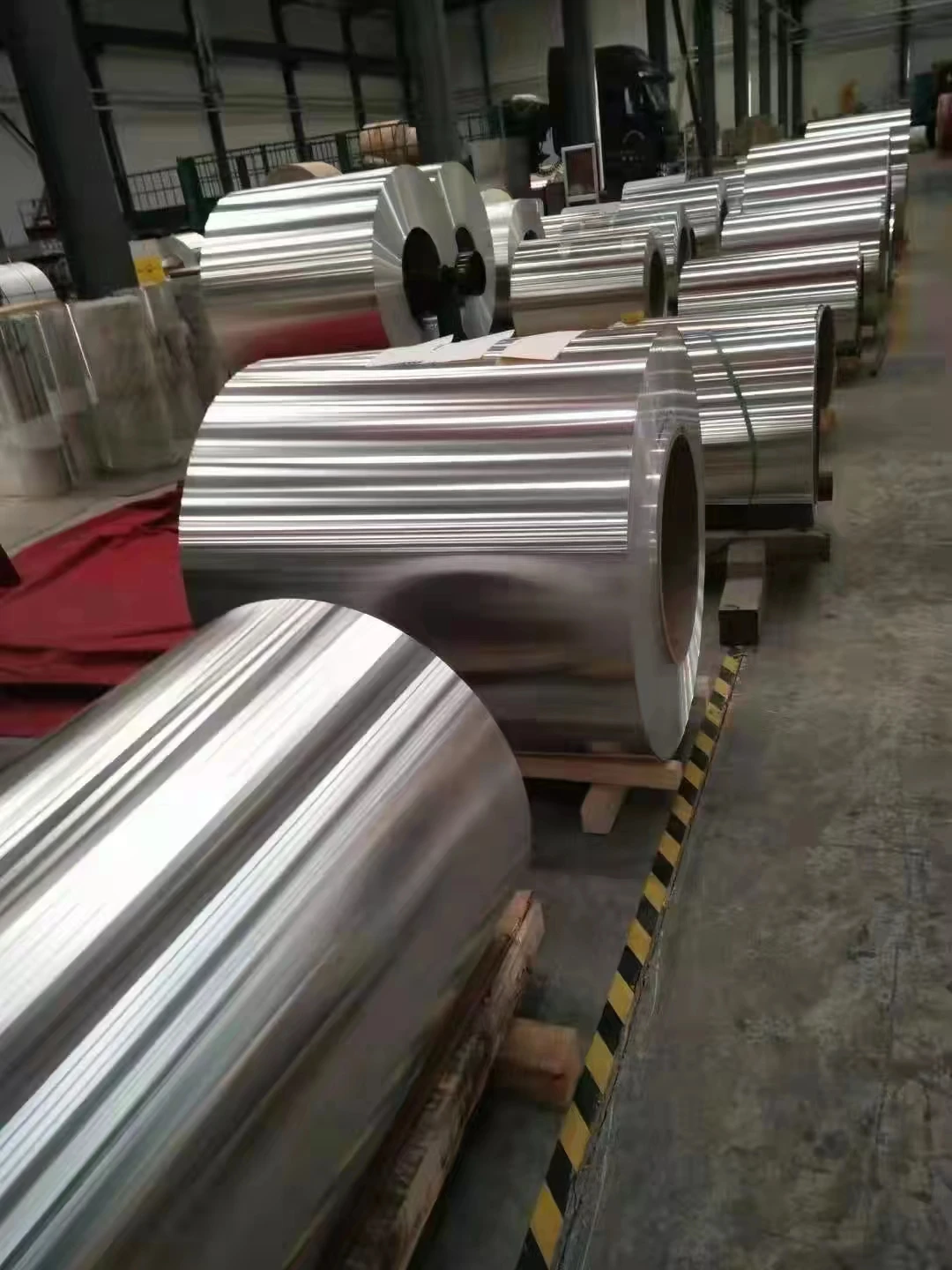 Manufacturers Wholesale 8011 Aluminium Foil PE PET PA Film for packaging aluminium foil jumbo roll