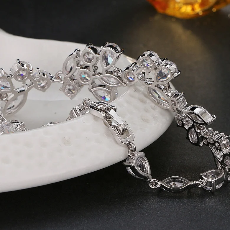 High Quality Exquisite Shinny Zirconia  Bracelet Wholesale Bridal Wedding Leaf AAA Zircon Jewelry Charm Chunky Bracelets Women