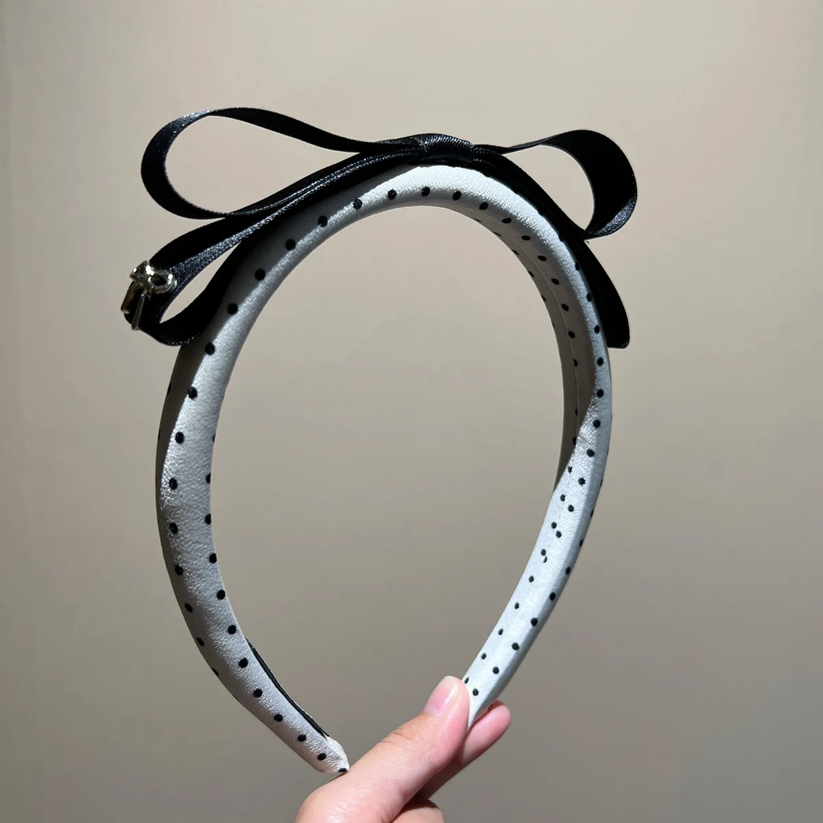 Vintage black and white polka dot fabric headband Fashion bow Ribbon Ladies personality High quality hair accessories
