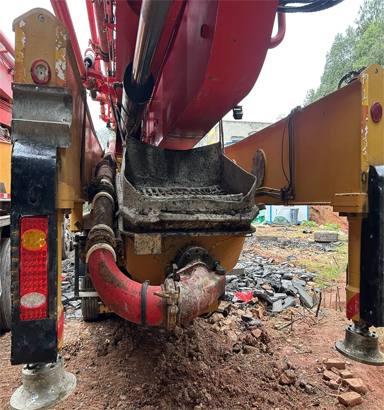 SANY Zoomlion 36m 46m 38m 42m 52m 56m 66M concrete pump trucks benzz VOL chassis used cement pump truck 66M